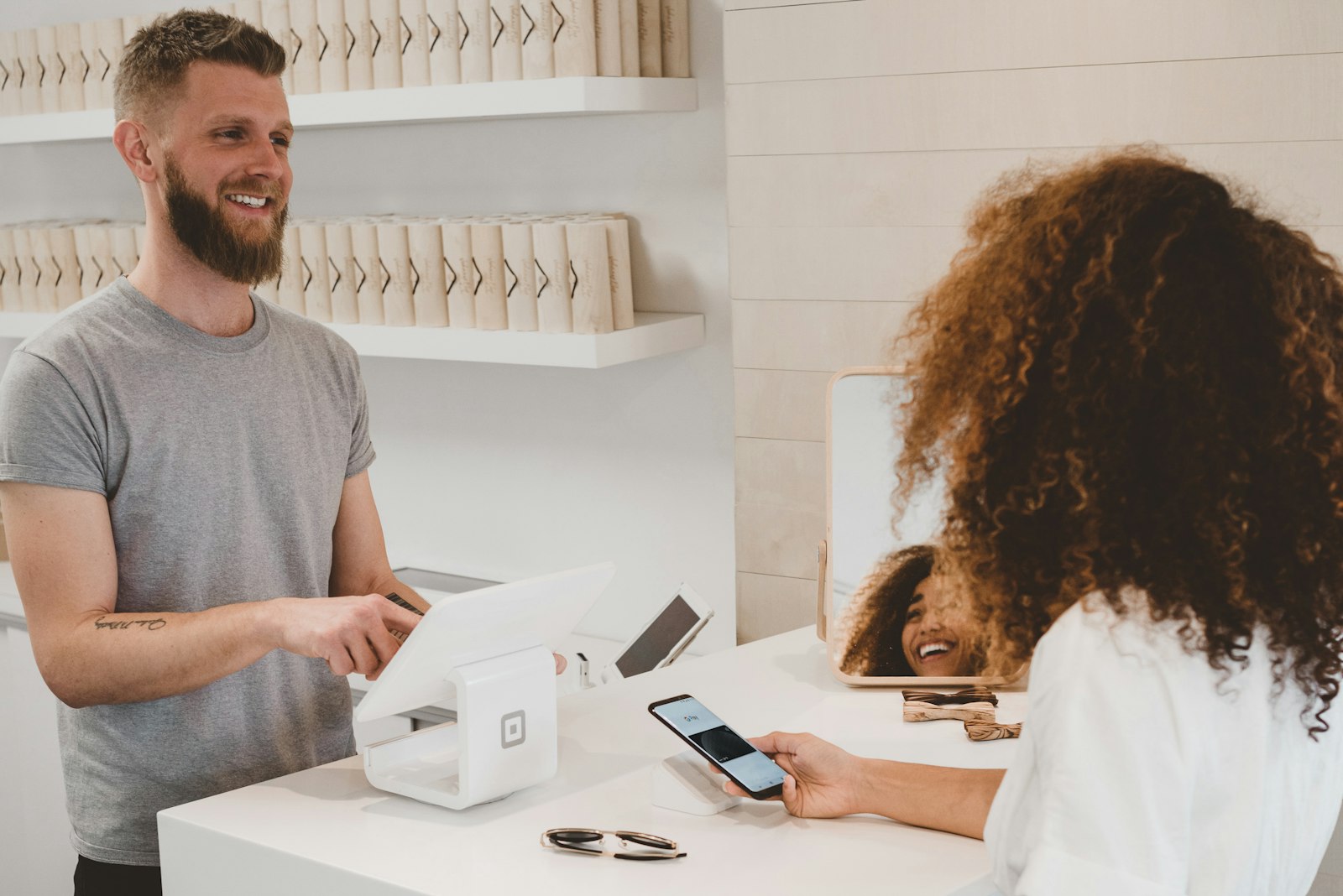 Da "solo Instagram" a e-commerce: perché conviene (con i numeri del mercato)